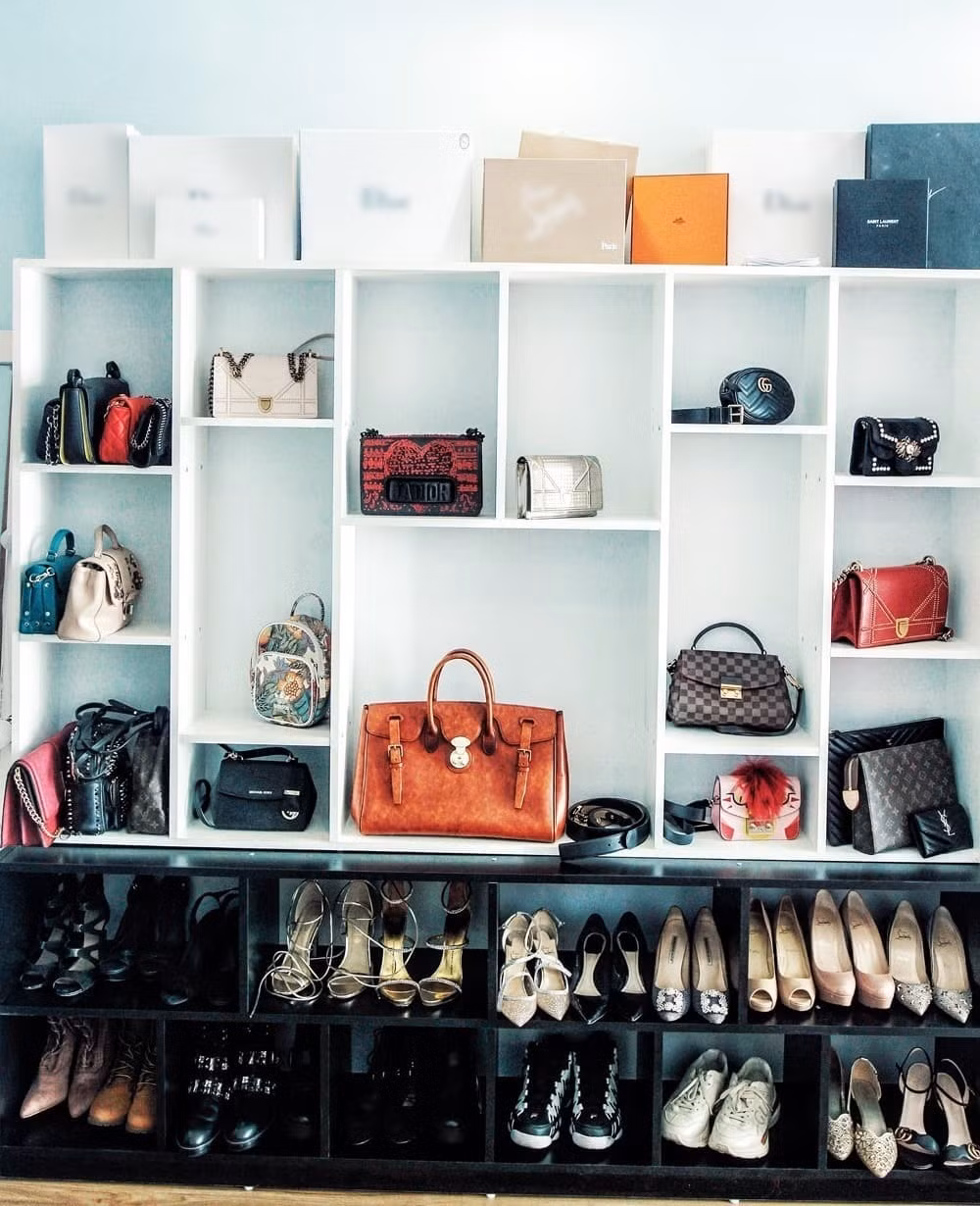 Được biết cô nàng tự tự chủ kinh tế, số tiền làm được đều để dành để mua những món đồ mình yêu thích.