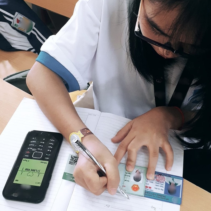 Phát hiện thêm một tác dụng mới của thẻ học sinh, thẻ tích điểm, thẻ ngân hàng và cả chứng minh thư.