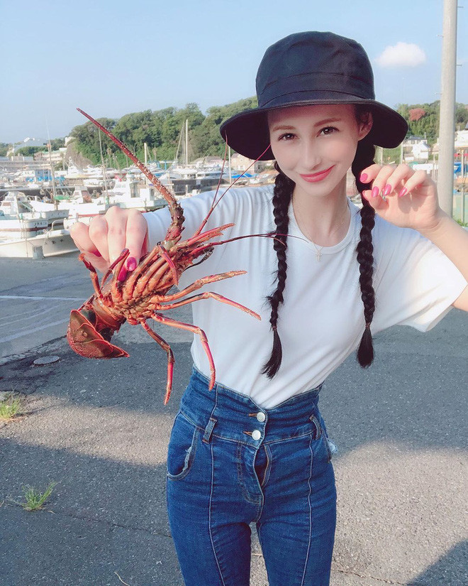 Ở tuổi 24, Darenogare tiếp tục khẳng định tên tuổi khi lấn sân sang lĩnh vực điện ảnh.