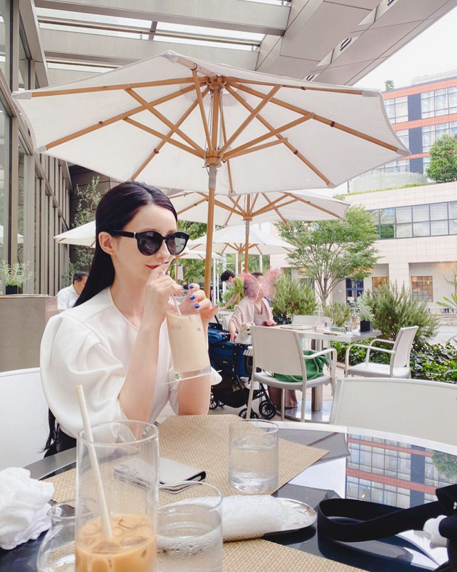 Cùng khả năng nắm bắt ý tưởng nhanh, Akemi Darenogare được nhà sản xuất phim đánh giá cao về năng lực diễn xuất.