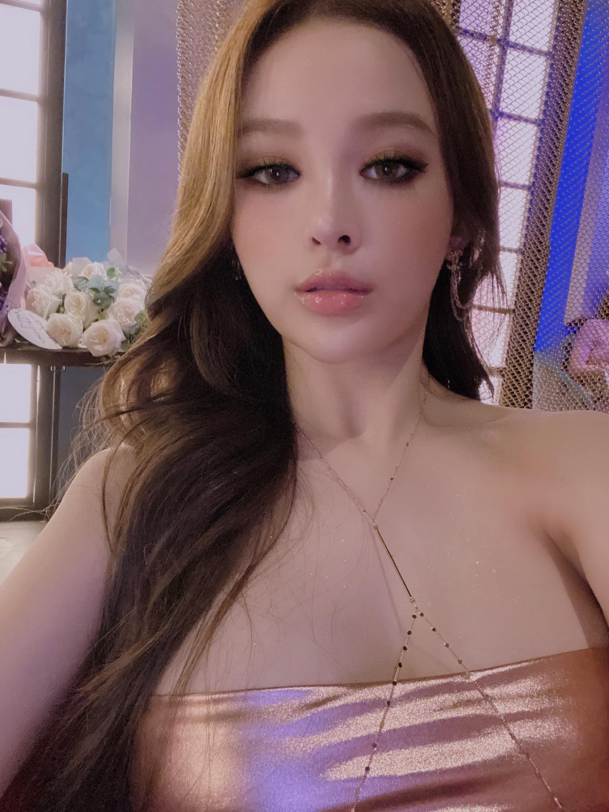 Cuu hot girl chung minh cuoc song sang chanh bang biet thu