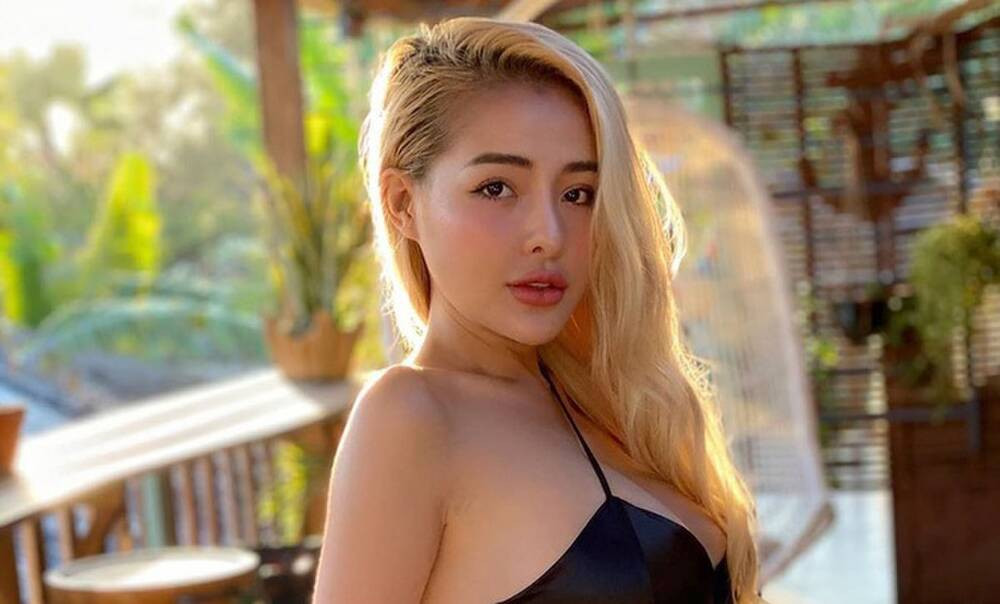 Mặc mọi lời đàm tiếu, Ngân 98 vẫn vui vẻ với cuộc sống hàng ngày của mình.