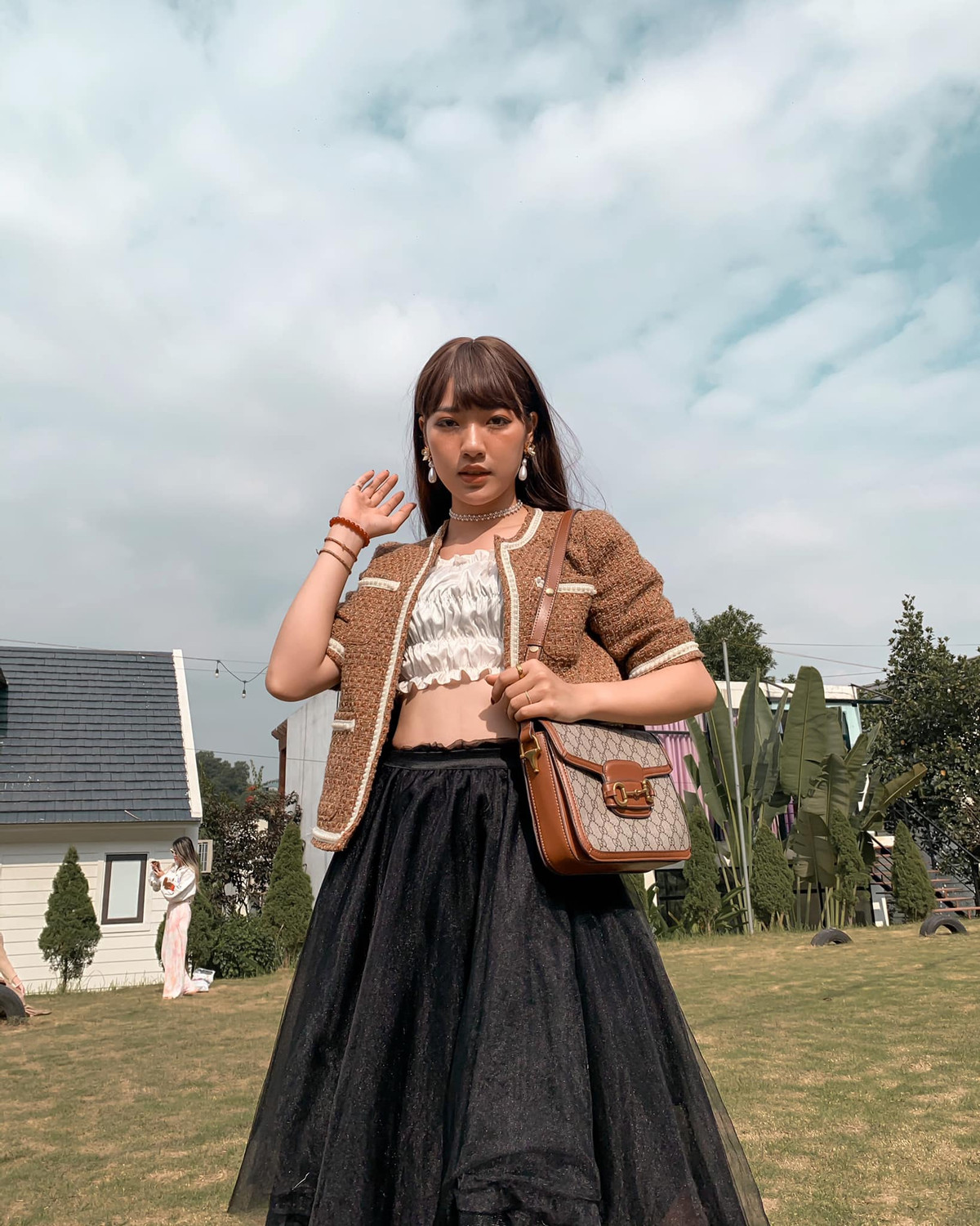 9X cũng có thêm một khoản thu nhập hàng tháng để chi tiêu mà không phải phụ thuộc nhiều vào gia đình nhờ vào việc tự kiếm tiền ngay khi còn đi học.