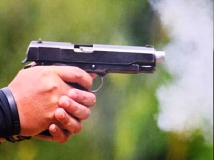 Bat gon nghi pham ban chet Pho Chu tich HDND xa tren ray