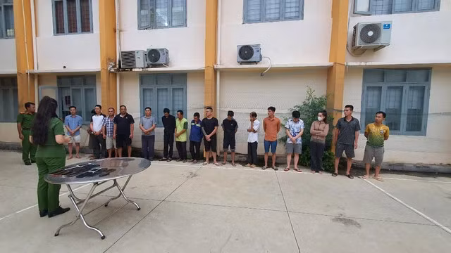 Công an tỉnh Đắk Lắk triệt phá đường dây cá độ bóng đá "khủng" Cong an tinh Dak Lak triet pha duong day ca do bong da