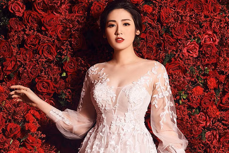 Theo bạn thân, Tú Anh và bạn trai đã đi chụp ảnh cưới vào tháng 5 vừa qua. Ảnh: Khampha