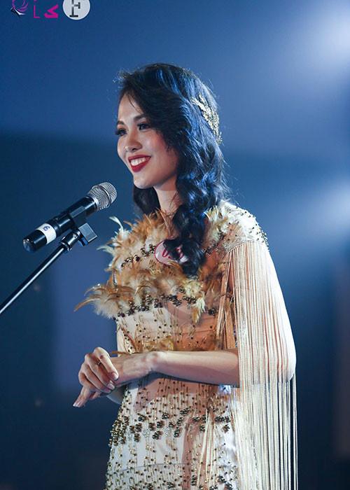 Thủy Tiên ghi điểm bởi nỗ lực giảm cân ngoạn mục cùng câu trả lời ứng xử xuất sắc về nạn ấu dâm trong chung kết Hoa khôi Ngoại thương 2018. Ảnh: Ftunews