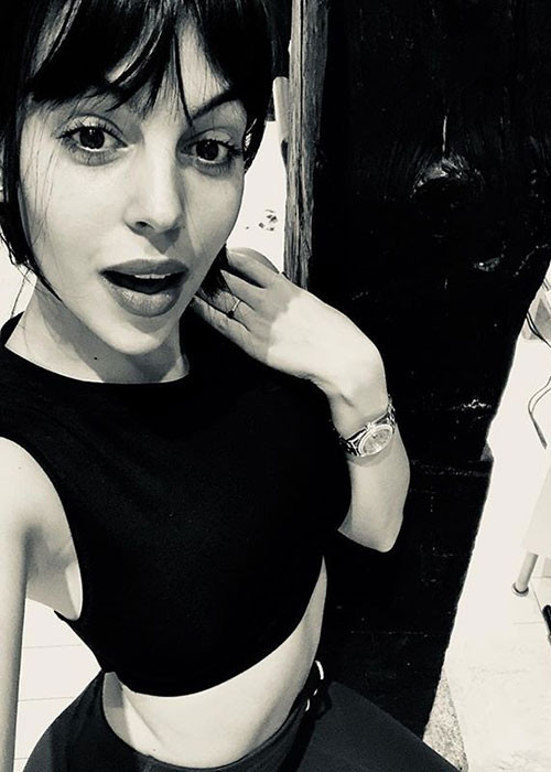 Bạn gái của Cristiano khoe vòng 2 con kiến sau quá trình tập luyện.