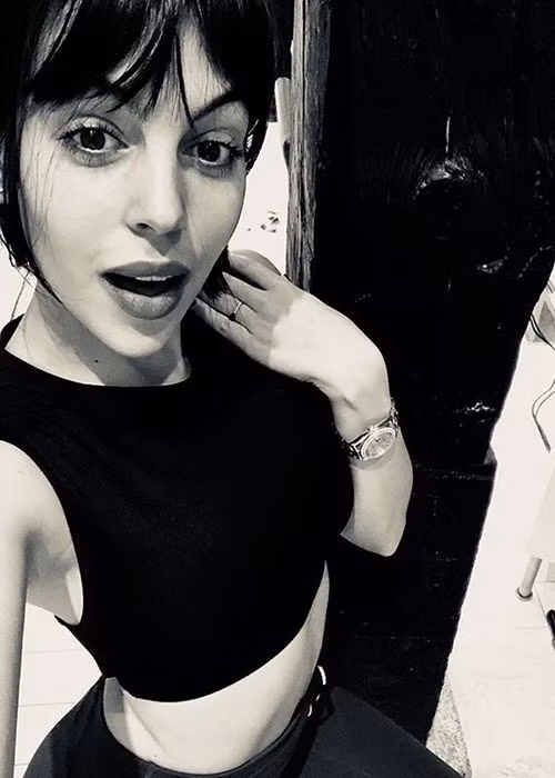 Bạn gái của Cristiano khoe vòng 2 con kiến sau quá trình tập luyện.