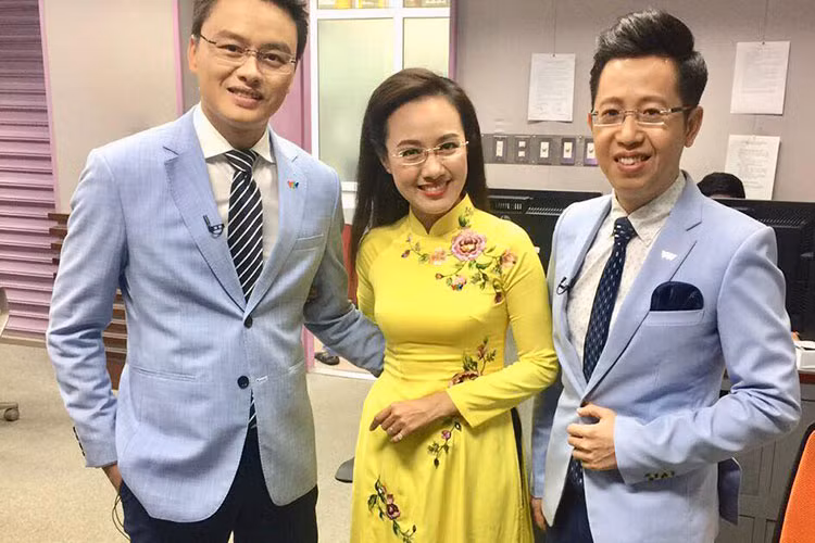 BTV Hoài Anh diện đồng phục mùa World Cup năm nay.