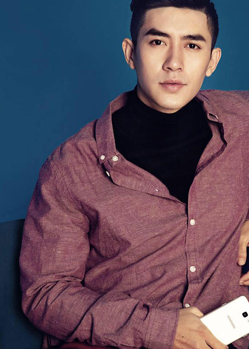 Cao Lâm Viên sinh năm 1987 tại Đà Lạt. Sở hữu vóc dáng chuẩn, gương mặt điển trai, anh được biết là người mẫu đồ lót.