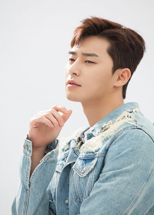 Park Seo Joon được đánh giá cao bởi phong cách thời trang tinh tế. Ảnh: Twitter