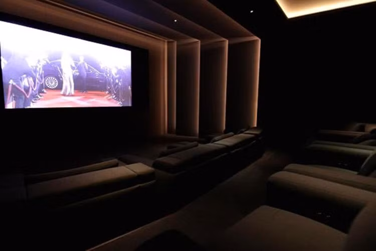 Đặc biệt rạp phim dưới lòng đất đưa lại cảm giác thoải mái khi thưởng thức các bộ phim hay ở không gian đặc biệt.