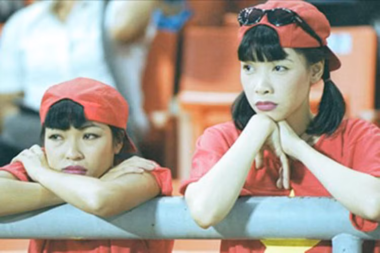 Năm 1998 khi đội tuyển Việt Nam thua Singapore ở trận chung kết Tiger Cup, Phương Thanh đã khóc nức nở. Ảnh: SGGP