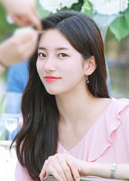 Một chiếc mũi thanh tú, cao vừa phải, phù hợp với tỷ lệ khuôn mặt giúp cho các mỹ nhân của làng giải trí Hàn Quốc tỏa sáng khi xuất hiện trong mọi khuôn hình, bất kể là tạp chí hay chụp vội.