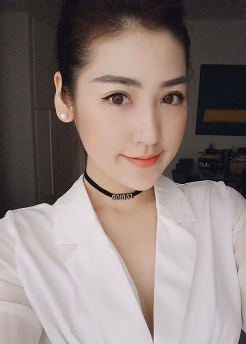 Mới đây, một người bạn thân tiết lộ, Tú Anh sẽ lên xe hoa vào ngày 21/7 sắp tới. Ảnh: FBNV