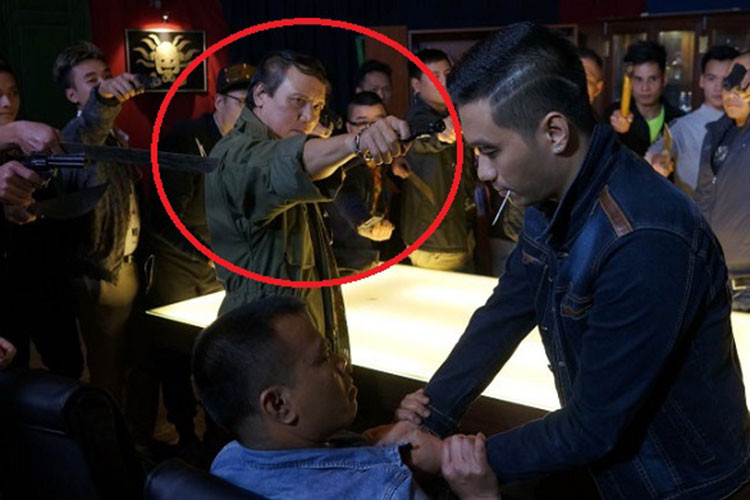 Vì phạm điều luật của Phan Thị khi buôn bán ma túy, Huy Kình - Huy Bá bị ông trùm Phan Quân phạt nặng. Ảnh: VTV