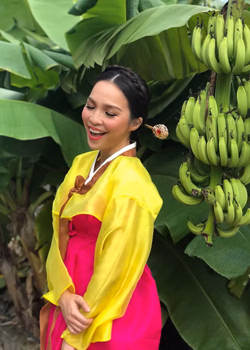 Hiền Thục rạng rỡ trong trang phục Hàn Quốc là một trong những tin tức sao Việt trong ngày 4/6.