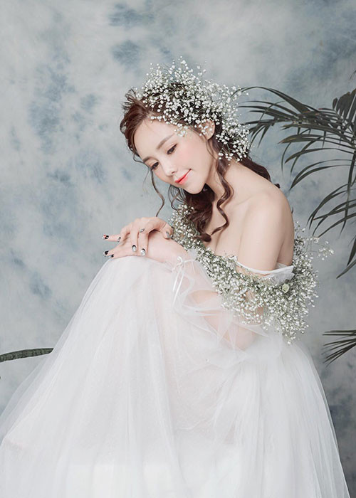 Quỳnh Kool sinh năm 1995, sở hữu làn da trắng cùng vóc dáng cân đối. Cô được biết đến là hot girl của series hài "Kem xôi". Ảnh: FBNV