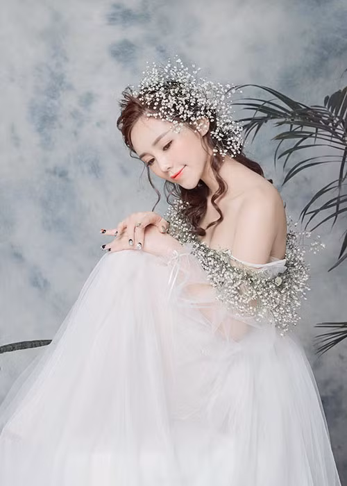 Quỳnh Kool sinh năm 1995, sở hữu làn da trắng cùng vóc dáng cân đối. Cô được biết đến là hot girl của series hài "Kem xôi". Ảnh: FBNV