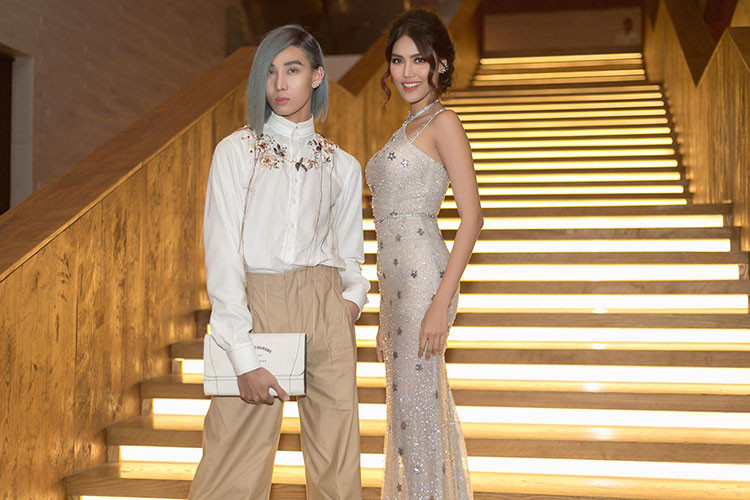 Hình ảnh Mid Nguyễn bên siêu mẫu Lan Khuê. Được biết, Lan Khuê là một trong những khách hàng trang điểm thân thiết của Mid Nguyễn.