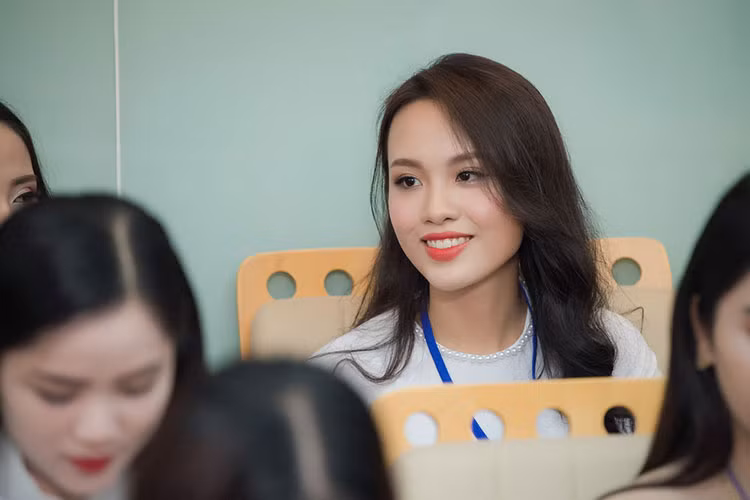 Hình ảnh Thủy Tiên trong buổi sơ khảo cuộc thi Hoa hậu Việt Nam 2018. Ảnh: Yan