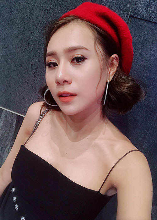 Hồ Bích Trâm mặc quyến rũ ở đời thường là một trong những tin tức sao Việt trong ngày 4/6.