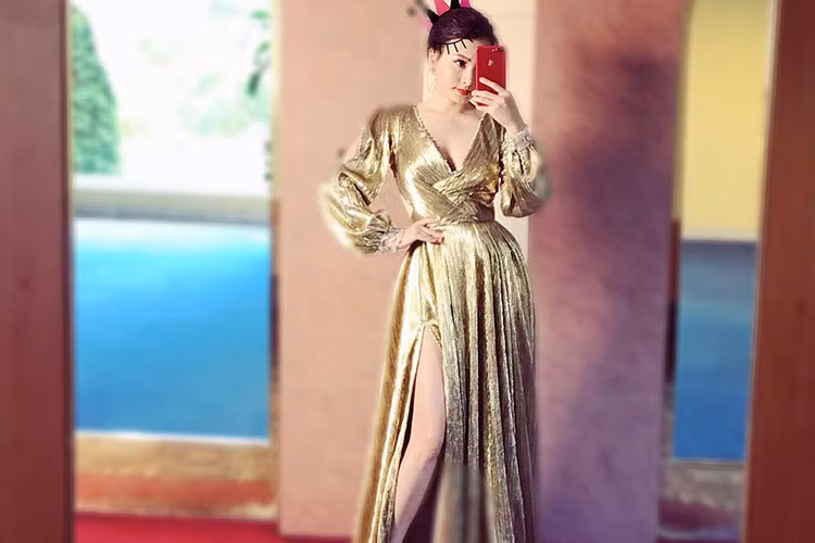 Bảo Thanh làm giám khảo cuộc thi Áo dài Phu nhân toàn châu Âu đến tận 3h sáng.