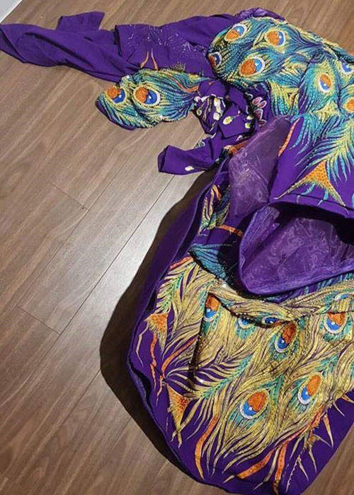 Chi Nguyễn chia sẻ hình ảnh bộ trang phục tơi tả. Trước Chi Nguyễn, nhiều mỹ nhân Việt thi hoa hậu quốc tế cũng gặp sự cố. Ảnh: Laodong