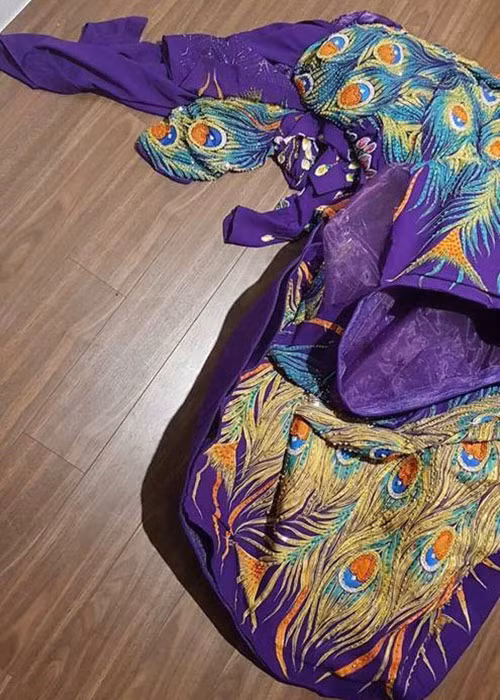 Chi Nguyễn chia sẻ hình ảnh bộ trang phục tơi tả. Trước Chi Nguyễn, nhiều mỹ nhân Việt thi hoa hậu quốc tế cũng gặp sự cố. Ảnh: Laodong