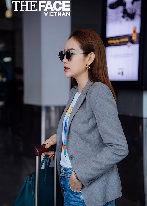 Hình ảnh Minh Hằng tại sân bay Tân Sơn Nhất vào chiều ngày 4/6.