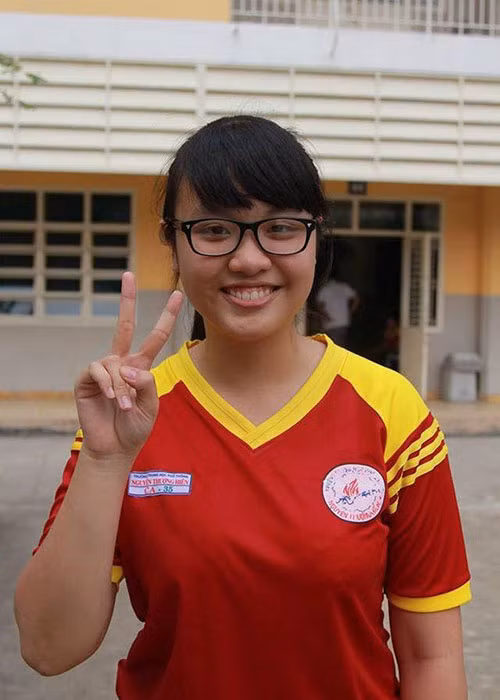 Thủy Tiên đã tích cực giảm cân trong hơn 1 năm, sau đó tham gia cuộc thi Hoa khôi Ngoại thương 2018. Ảnh: Thegioitre