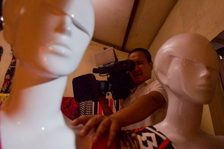 Thanh Hương cùng các bạn diễn phải quay đi quay lại cảnh cưỡng hiếp không ít lần. Ảnh: Zing