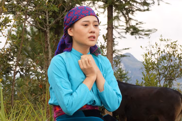 Phương Oanh bắt đầu gây sự chú ý khi đóng chính phim truyền hình "Ngược chiều nước mắt" và "Lặng yên dưới vực sâu" lên sóng năm 2017. Ảnh: FBNV