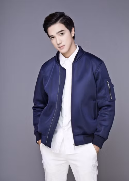 Gần đây, Tiến Vũ còn đóng phim điện ảnh "Em gái mưa". Ảnh: Saostar