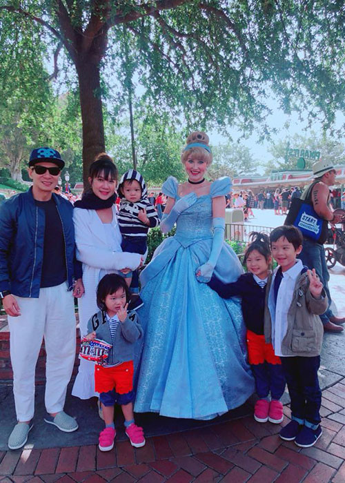 Các nhóc tì nhà Lý Hải - Minh Hà thích thú đi chơi công viên ở Mỹ.