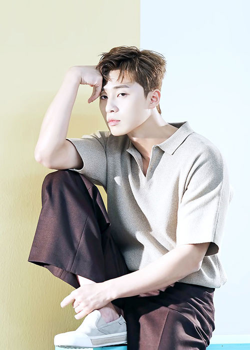 Park Seo Joon không hiểu vì sao mọi người lại khen anh đẹp trai. “Gương mặt tôi quá ư bình thường", anh nói. Ảnh: tistory
