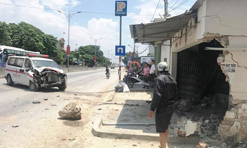 Hiện trường vụ tai nạn. Ảnh: Xuân Bảy.