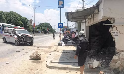 Hiện trường vụ tai nạn. Ảnh: Xuân Bảy.