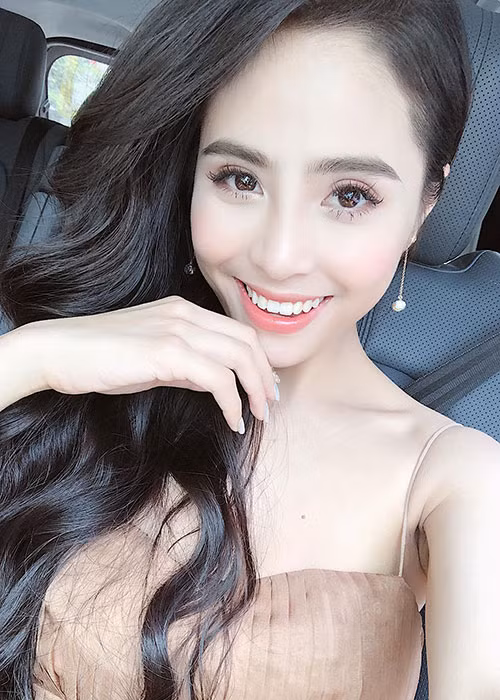 Ca nương Kiều Anh tranh thủ chạy show vào cuối tuần.