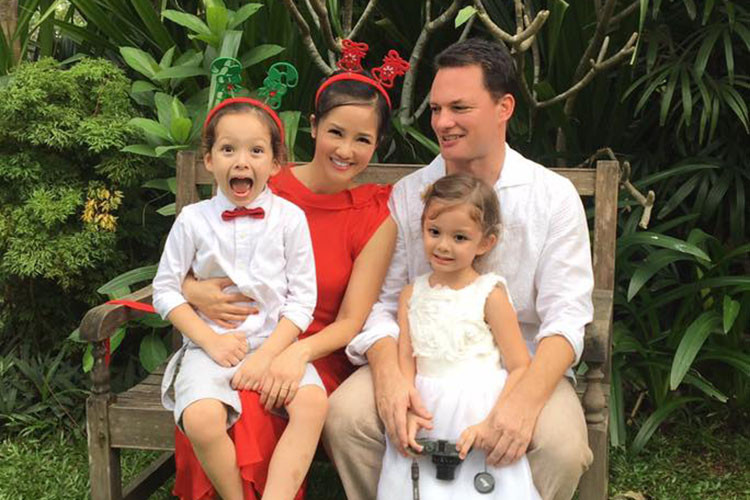 Hồng Nhung kể, cô và người chồng thứ 2 quen nhau qua một người bạn. Sau đó, cả hai thường xuyên gặp gỡ trong các buổi tập thể thao.