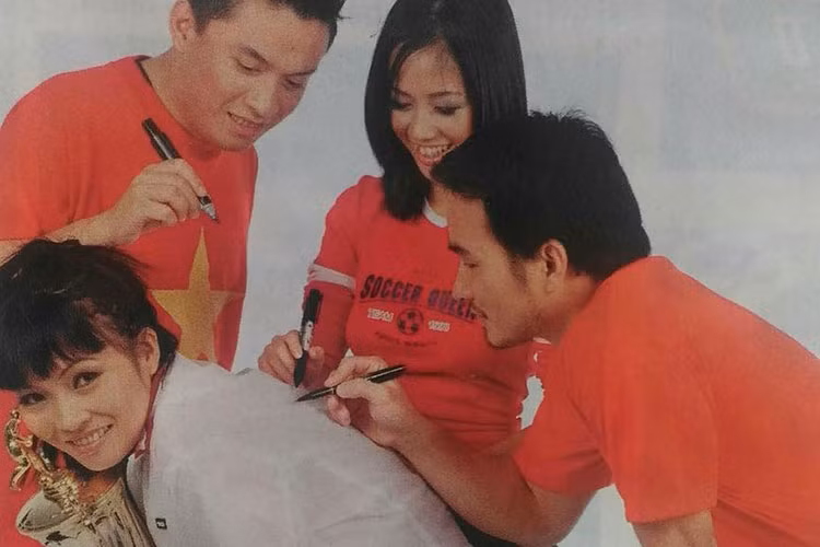 Phương Thanh là cổ động viên trung thành của đội tuyển Việt Nam trong nhiều năm qua. Ảnh: FBNV