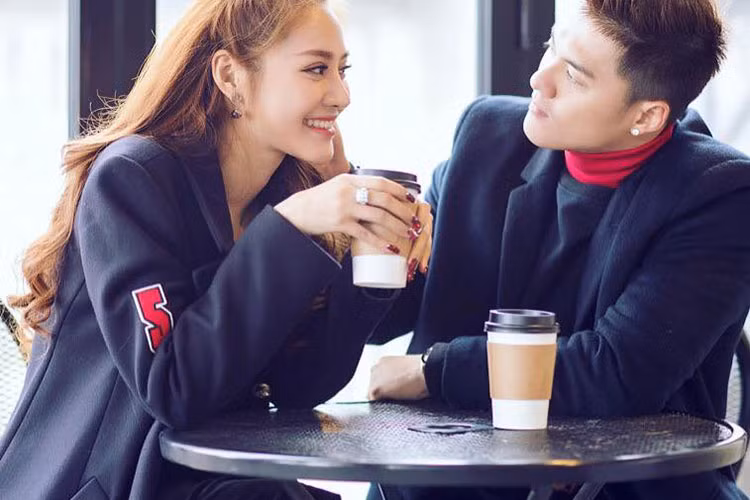 Lâm Vinh Hải chia sẻ anh ủng hộ mọi quyết định của Linh Chi. Nam vũ công còn cảm ơn bạn gái đã ở bên anh.