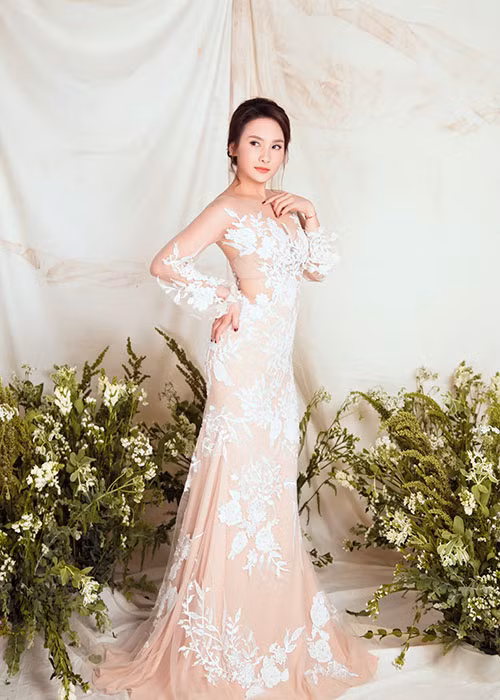 Không chỉ nhan sắc ngày càng mặn mà, Bảo Thanh còn có một tổ ấm hạnh phúc bên ông xã hết mực cưng chiều vợ và cậu con trai kháu khỉnh đã lên 7 tuổi.