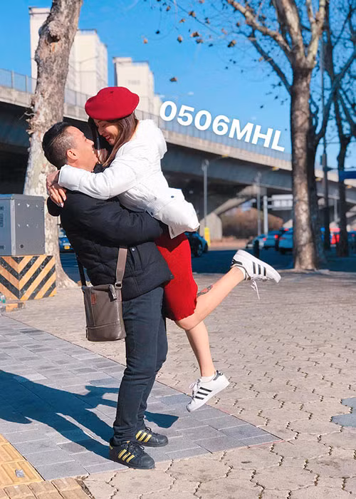 MC Hoàng Linh đăng tải khoảnh khắc ngọt ngào của mình bên bạn trai.