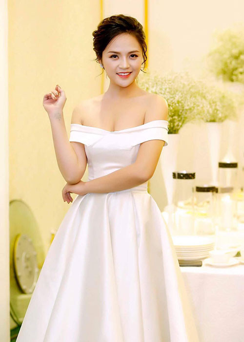 Thu Quỳnh đã trải qua một lần sinh nở nhưng vóc dáng vẫn thon gọn. Ảnh: FBNV