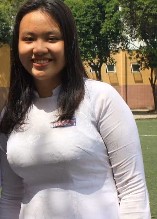 Huỳnh Phạm Thủy Tiên gây chú ý khi lọt vào vòng chung khảo cuộc thi Hoa hậu Việt Nam 2018. Trước khi giảm cân, cô từng nặng đến 90 kg. Ảnh: Thegioitre