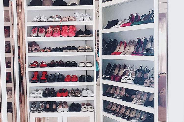 Bảo Thy khoe tủ đồ hiệu khủng là một trong những tin tức sao Việt trong ngày 28/6. Bảo Thy khoe tủ đồ hiệu khủng là một trong những tin tức sao Việt trong ngày 28/6.