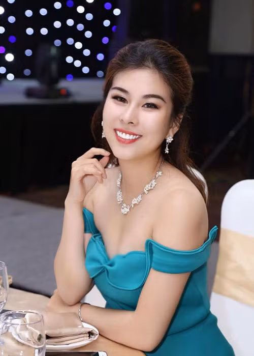 Đoàn Lại Vân Anh đang nhận được sự chú của cư dân mạng sau khi tham gia chương trình "Nóng cùng World Cup 2018".