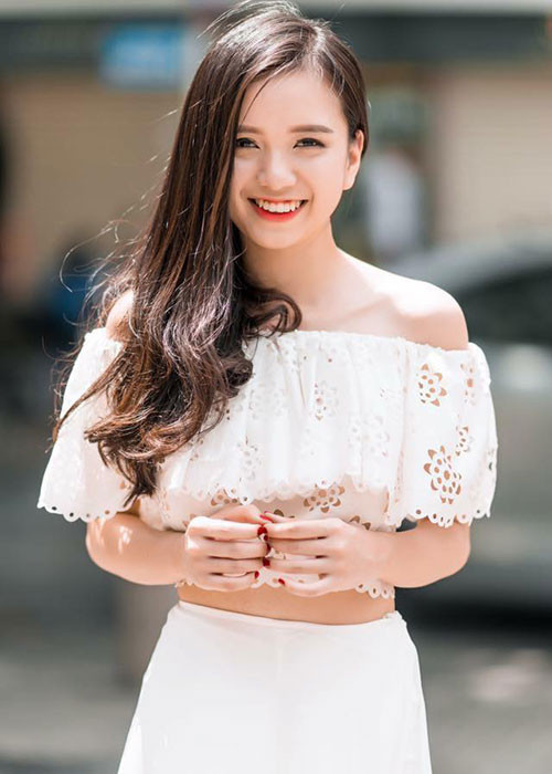 Thảo Vy được khen ngợi đẹp rạng rỡ hơn chị gái Vũ Hoàng Điệp.